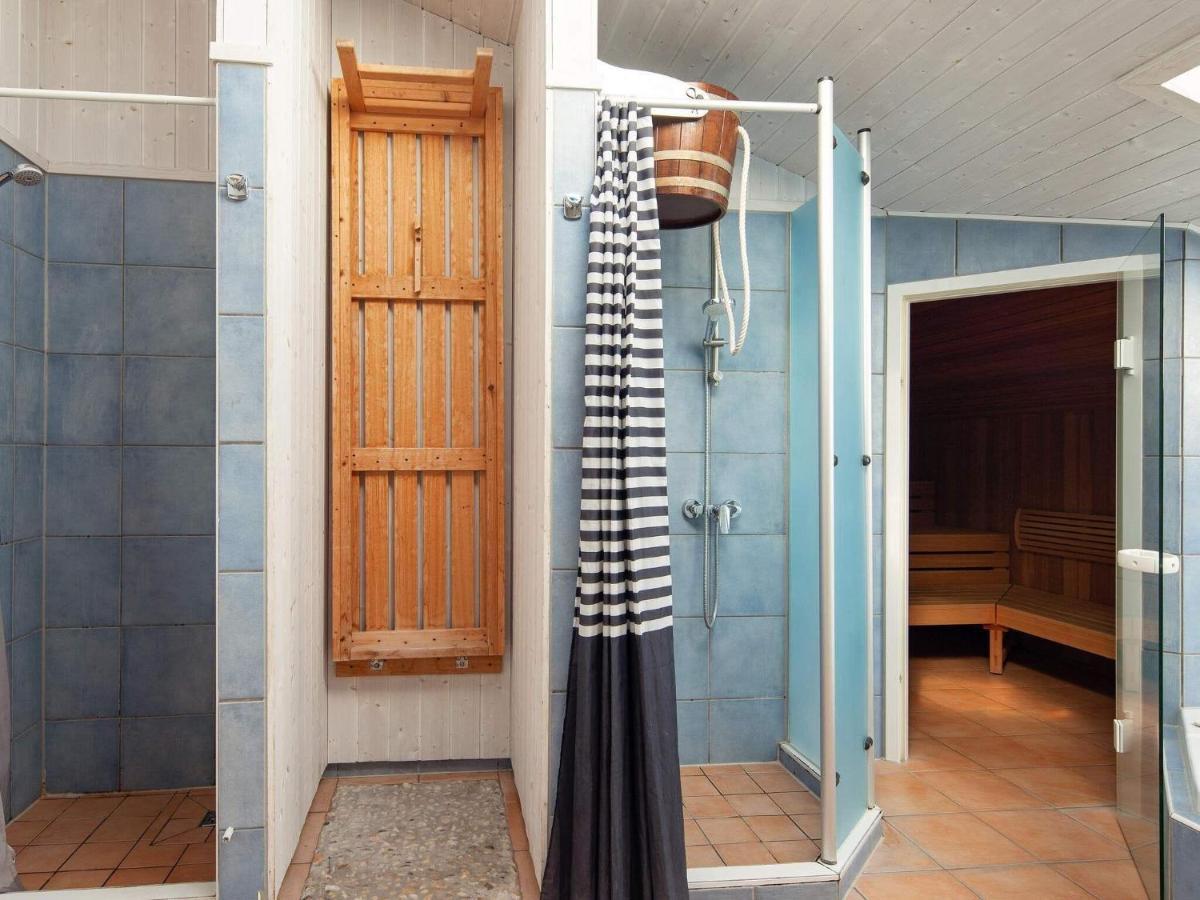 12 Person Holiday Home In Grömitz Exterior foto